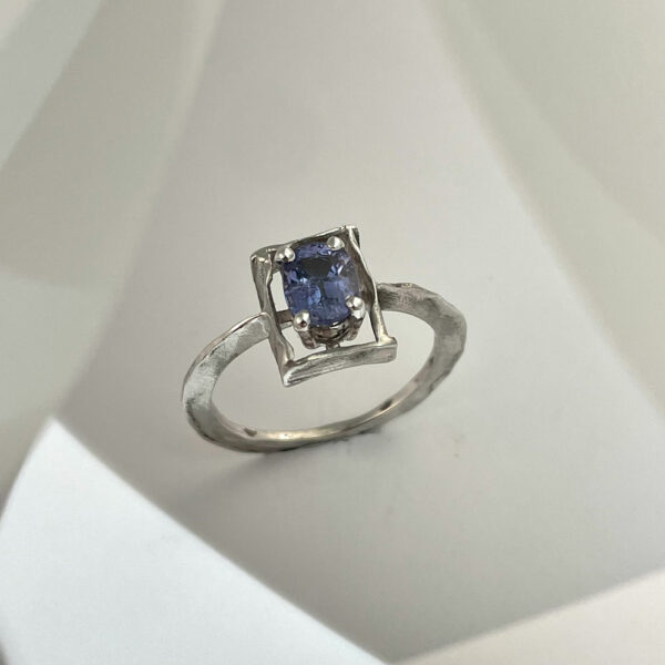 Cosmos tanzanite bijou